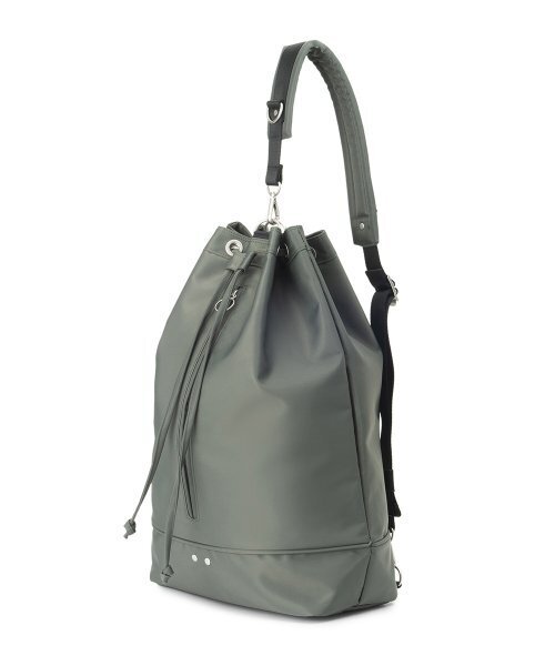 HYPHEN(ハイフン)の「NYLON BUCKET SLING BAG (B003_KHAKI)(メッセンジャーバッグ・メンズ・カーキ・FREE)」の3枚目の写真