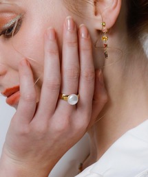 JewCas（ジュアキャス）の「【金属アレルギー対応ノットアレプラス】シェルパールリング[NOP0156]（リング）」