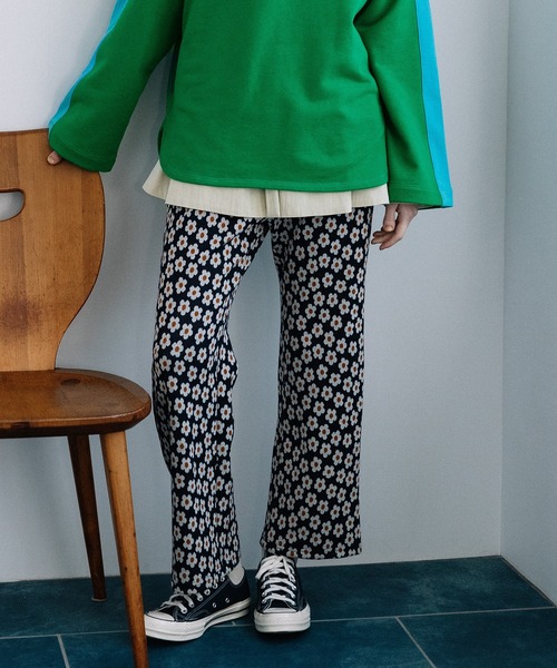 POU DOU DOU（プードゥドゥ）の「カットソージャガード裾フレアパンツ（その他パンツ・レディース・グリーン/ダークグレー/ネイビー・3）」の3枚目の写真