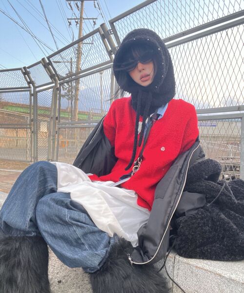 DAUSPICE（ディーオスピス）の「(DUC) Oversized V-neck knit cardigan Red（カーディガン/ボレロ・レディース・レッド・ONE SIZE）」の2枚目の写真