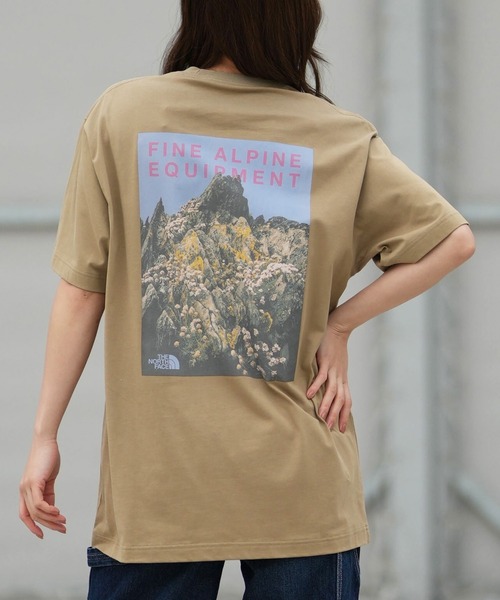 THE NORTH FACE(ザノースフェイス)の「THE NORTH FACE/ノースフェイス 半袖 Tシャツ ショートスリーブマウンテンフラワーティー NT32650(Tシャツ/カットソー・レディース・ダークベージュ/スモークグレー/ブラック/ホワイト・M/S)」の4枚目の写真