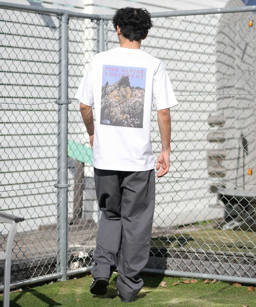 THE NORTH FACE(ザノースフェイス)の「THE NORTH FACE/ノースフェイス 半袖 Tシャツ ショートスリーブマウンテンフラワーティー NT32650(Tシャツ/カットソー・レディース・ダークベージュ/スモークグレー/ブラック/ホワイト・M/S)」の10枚目の写真