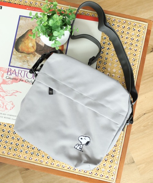 スヌーピー ショルダーバッグ 平成レトロ セール】SNOOPY スヌーピー スクエアショルダーバッグ（ショルダー