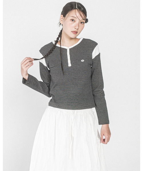 HAVISM（ヘビズム）の「STRIPE SHOULDER BLOCK HENRY L/S TEE(BLACK)（Tシャツ/カットソー・レディース・その他・ONE SIZE）」の2枚目の写真