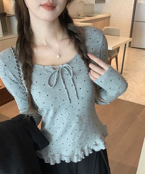 Nia(ニア)の「Nia(ニア)/リボン付きドット柄フリルトップス(Tシャツ/カットソー・レディース・グレー/ホワイト・MEDIUM/SMALL)」の2枚目の写真
