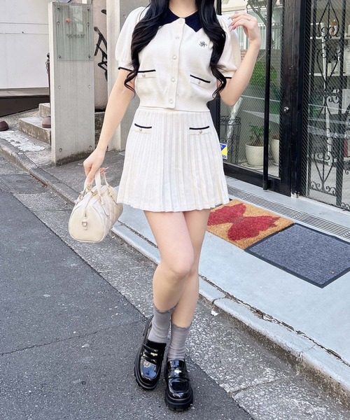 INGNI（イング）の「配色胸刺繍襟付ニットカーディガン＋ニットミニスカパン／セットアップ（セットアップ・レディース・ホワイト×ネイビー/ネイビー系/グレー×ホワイト・M）」の10枚目の写真