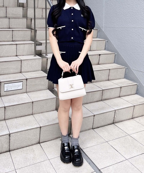 INGNI（イング）の「配色胸刺繍襟付ニットカーディガン＋ニットミニスカパン／セットアップ（セットアップ・レディース・ホワイト×ネイビー/ネイビー系/グレー×ホワイト・M）」の22枚目の写真