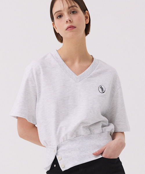 AWESOME STUDIO(オーサムスタジオ)の「Vネックボタン装飾半袖Tシャツブラック(Tシャツ/カットソー・レディース・ブラック・FREE)」の5枚目の写真
