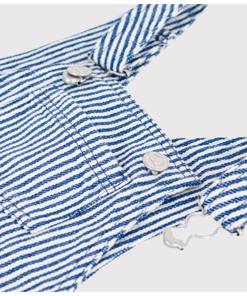 PETIT BATEAU(プチバトー)の「ストライプショートサロペット(サロペット/オーバーオール・キッズ・ホワイト×ブルー・12MONTH)」の4枚目の写真