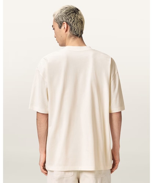 ALLSAINTS(オールセインツ)の「MIKRO OVERSIZED T-SHIRT | MIKRO オーバーサイズ Tシャツ(Tシャツ/カットソー・メンズ・ホワイト系その他・XL/L/M/S/XS)」の8枚目の写真
