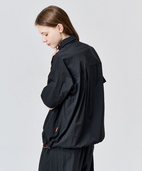 WETTEMPT（ウィテンプト）の「NYLON BICOLOR DRAWSTRING S/S SHIRT / ナイロンバイカラードローコードS/Sシャツ（シャツ/ブラウス・メンズ・ブラウン/ネイビー/ブラック・SMALL/MEDIUM/LARGE）」の8枚目の写真