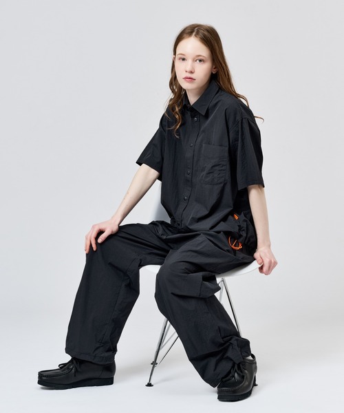 WETTEMPT（ウィテンプト）の「NYLON BICOLOR DRAWSTRING S/S SHIRT / ナイロンバイカラードローコードS/Sシャツ（シャツ/ブラウス・メンズ・ブラウン/ネイビー/ブラック・SMALL/MEDIUM/LARGE）」の17枚目の写真