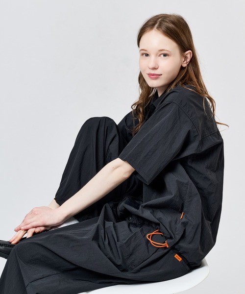 WETTEMPT（ウィテンプト）の「NYLON BICOLOR DRAWSTRING S/S SHIRT / ナイロンバイカラードローコードS/Sシャツ（シャツ/ブラウス・メンズ・ブラウン/ネイビー/ブラック・SMALL/MEDIUM/LARGE）」の18枚目の写真