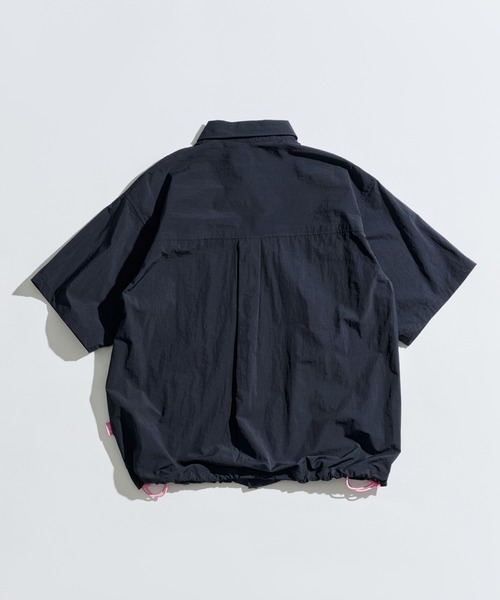 WETTEMPT（ウィテンプト）の「NYLON BICOLOR DRAWSTRING S/S SHIRT / ナイロンバイカラードローコードS/Sシャツ（シャツ/ブラウス・メンズ・ブラウン/ネイビー/ブラック・SMALL/MEDIUM/LARGE）」の20枚目の写真