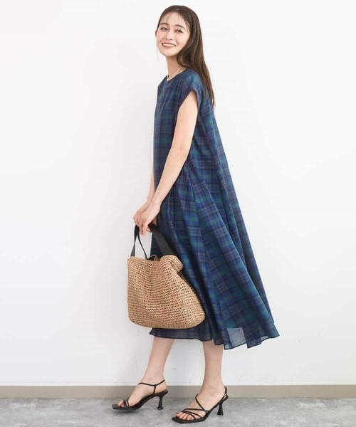 MK MICHEL KLEIN（エムケーミッシェルクラン）の「オーガンジーチェック柄フレアシルエットワンピース/洗える（ワンピース・レディース・ネイビー/ベージュ・38）」の17枚目の写真