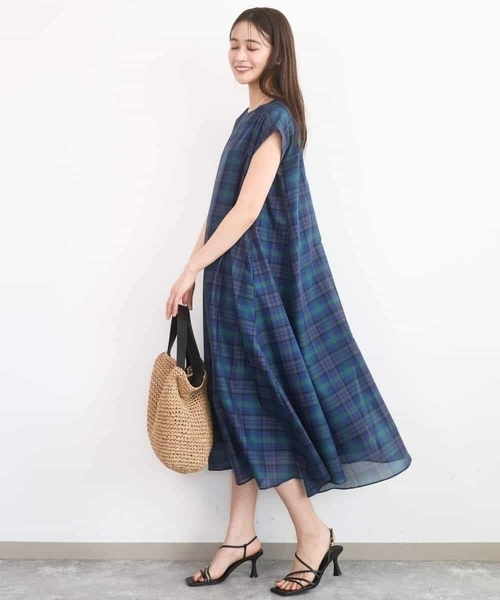 MK MICHEL KLEIN（エムケーミッシェルクラン）の「オーガンジーチェック柄フレアシルエットワンピース/洗える（ワンピース・レディース・ネイビー/ベージュ・38）」の18枚目の写真