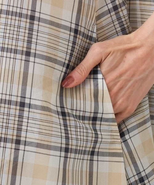 MK MICHEL KLEIN（エムケーミッシェルクラン）の「オーガンジーチェック柄フレアシルエットワンピース/洗える（ワンピース・レディース・ネイビー/ベージュ・38）」の8枚目の写真