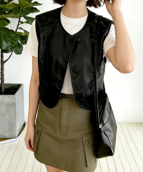 Miniministore(ミニミニストア)の「フェイクレザーベストレディースジレ韓国風(ベスト・レディース・ブラック/ブラウン・FREE)」の15枚目の写真