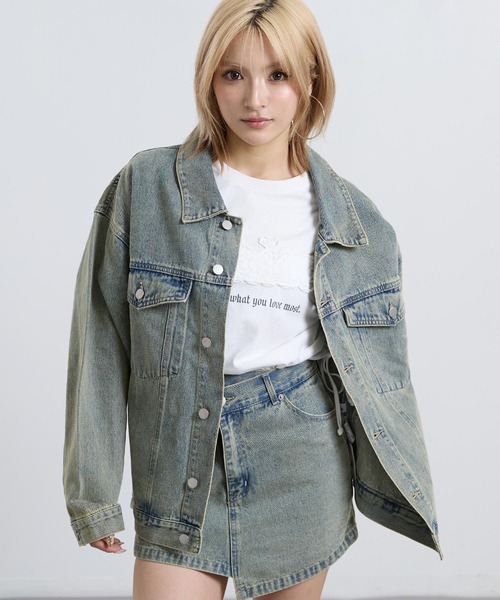 ANAP（アナップ）の「ウォッシュ加工 オーバーサイズ デニム ジャケット（その他アウター・レディース・ブルー/クリア・F）」の4枚目の写真