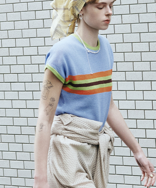 JOURNAL STANDARD（ジャーナルスタンダード）の「別注【MIKA KASAI】 Knit T-Shirt（ニット/セーター・レディース・ブラック系その他/サックスブルー・FREE）」の2枚目の写真