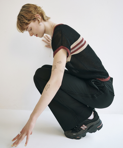 JOURNAL STANDARD（ジャーナルスタンダード）の「別注【MIKA KASAI】 Knit T-Shirt（ニット/セーター・レディース・ブラック系その他/サックスブルー・FREE）」の3枚目の写真