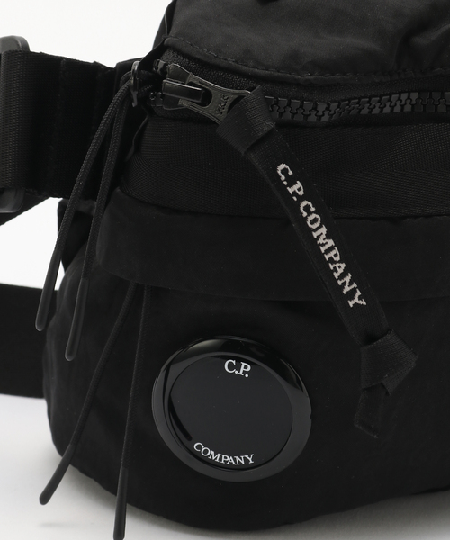 C.P. COMPANY（シーピーカンパニー）の「C.P. Company / シーピーカンパニー NYLON B LENS WAISTBAG（クラッチバッグ・メンズ・ベージュ/ブラック・FREE）」の9枚目の写真