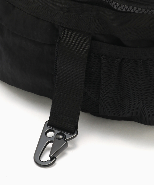 C.P. COMPANY（シーピーカンパニー）の「C.P. Company / シーピーカンパニー NYLON B LENS WAISTBAG（クラッチバッグ・メンズ・ベージュ/ブラック・FREE）」の8枚目の写真