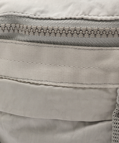 C.P. COMPANY（シーピーカンパニー）の「C.P. Company / シーピーカンパニー NYLON B LENS WAISTBAG（クラッチバッグ・メンズ・ベージュ/ブラック・FREE）」の6枚目の写真