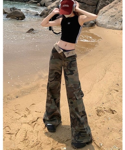 CHEER(チアー)の「ローライズ ルーズフィット ワイドレッグ カモフラ柄パンツ(その他パンツ・レディース・グリーン系カモフラージュ・XL/L/M)」の7枚目の写真
