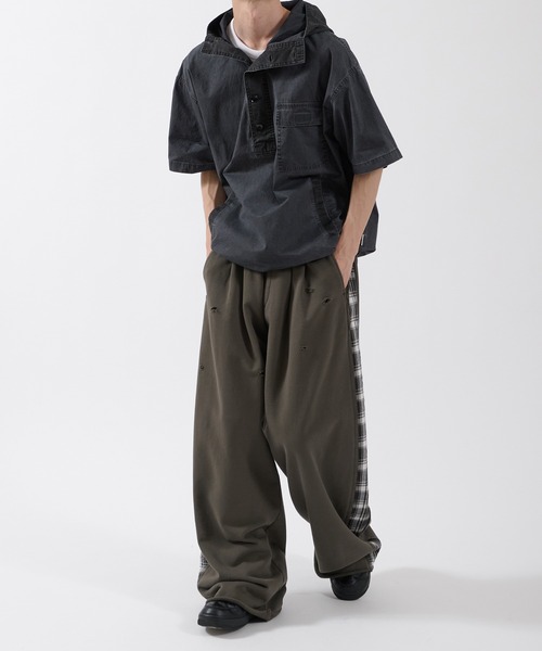 Perushu（ペルーシュ）の「VINTAGELIKE BICOLOR HOODED ANORAK SHIRT／ヴィンテージライクバイカラーフードアノラックシャツ（シャツ/ブラウス・メンズ・ブラウン/チャコールグレー・MEDIUM/LARGE）」の5枚目の写真