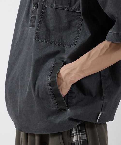 Perushu（ペルーシュ）の「VINTAGELIKE BICOLOR HOODED ANORAK SHIRT／ヴィンテージライクバイカラーフードアノラックシャツ（シャツ/ブラウス・メンズ・ブラウン/チャコールグレー・MEDIUM/LARGE）」の16枚目の写真