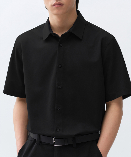 MUSINSA STANDARD（ムシンサスタンダード）の「[クールタンダード] トリコット半袖シャツ [ブラック]（ビジネスシャツ・メンズ・その他・SMALL//X-LARGE/2XL/MEDIUM/LARGE）」の4枚目の写真