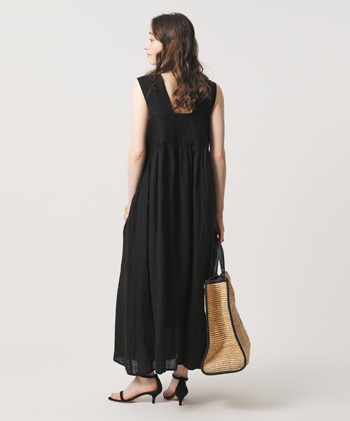 UNITED ARROWS（ユナイテッドアローズ）の「エンブロイダリー ノースリーブ ワンピース（ワンピース・レディース・ダークブラウン/ブラック/オフホワイト・38/36）」の6枚目の写真