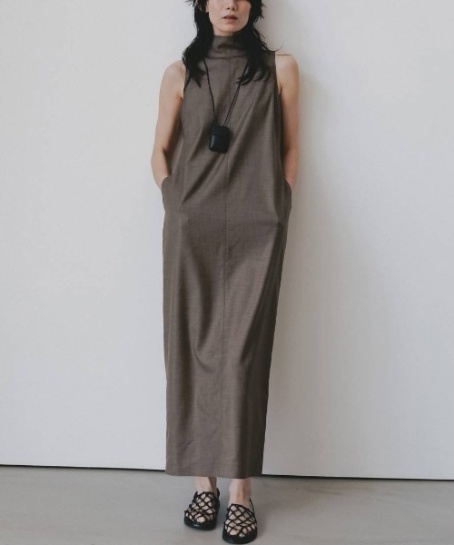 anuke(アンヌーク)の「Highneck Sleeveless Onepiece 62610314(ワンピース・レディース・ブラウン/ブラック・36/38)」の2枚目の写真