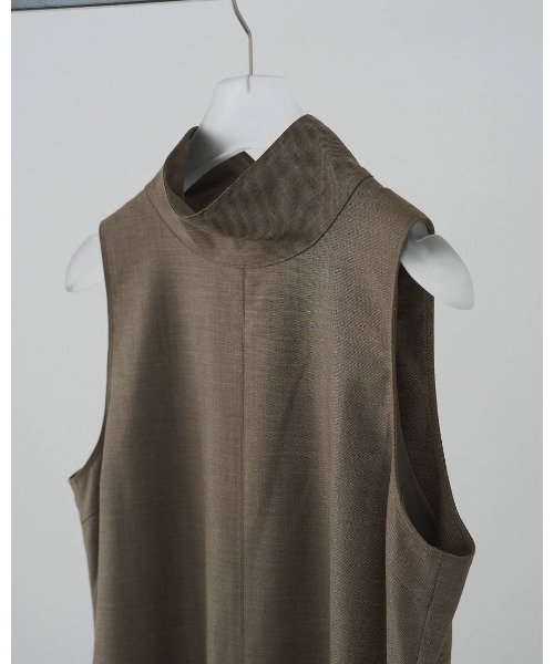 anuke(アンヌーク)の「Highneck Sleeveless Onepiece 62610314(ワンピース・レディース・ブラウン/ブラック・36/38)」の4枚目の写真