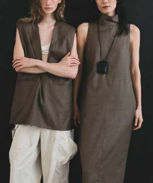 anuke(アンヌーク)の「Highneck Sleeveless Onepiece 62610314(ワンピース・レディース・ブラウン/ブラック・36/38)」の6枚目の写真