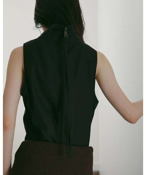 anuke(アンヌーク)の「Highneck Sleeveless Onepiece 62610314(ワンピース・レディース・ブラウン/ブラック・36/38)」の8枚目の写真