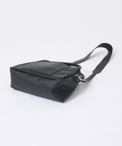 YArKA(ヤーカ)の「【YArKA/ヤーカ】real leather sharp & soft mix nuance bag Mサイズ/ニュアンスボストンバッグ(ボストンバッグ・メンズ・ブラック・フリー)」の3枚目の写真