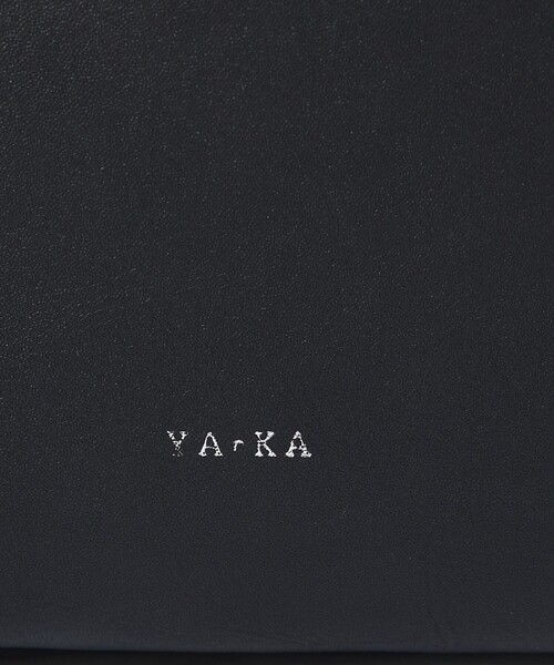YArKA(ヤーカ)の「【YArKA/ヤーカ】real leather sharp & soft mix nuance bag Mサイズ/ニュアンスボストンバッグ(ボストンバッグ・メンズ・ブラック・フリー)」の2枚目の写真