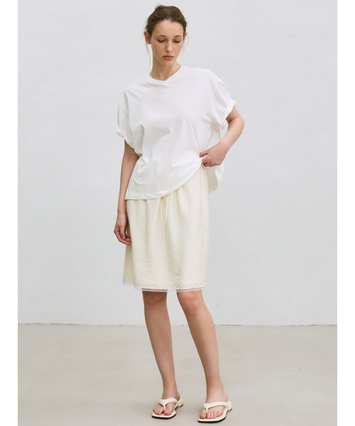 le(ル)の「v-neck loose-fit T-shirt (white)(Tシャツ/カットソー・レディース・その他・FREE)」の1枚目の写真