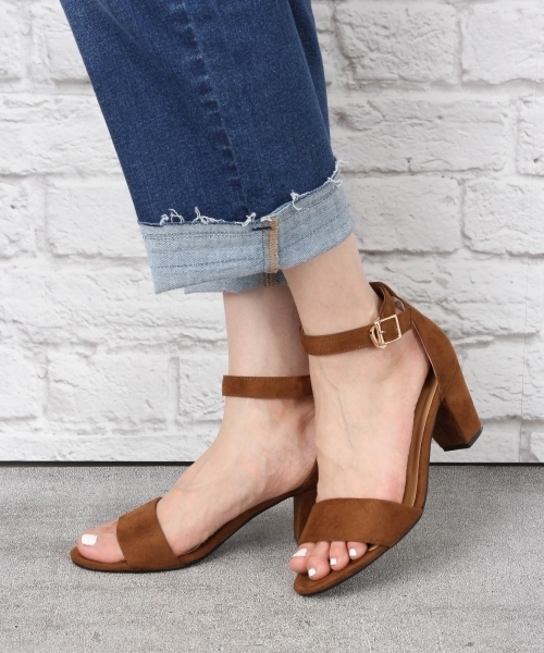 LEPSIM（レプシィム）の「アンクルベルトヒールサンダル　712287（サンダル・レディース・ブラック/キャメル/レッド/アイボリー・MEDIUM/SMALL/LARGE）」の4枚目の写真
