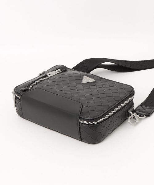 Guess(ゲス)の「TORINO Double Zip Camera Bag ショルダーバッグ カメラバッグ(ショルダーバッグ・メンズ・ブラック・ONE SIZE)」の14枚目の写真