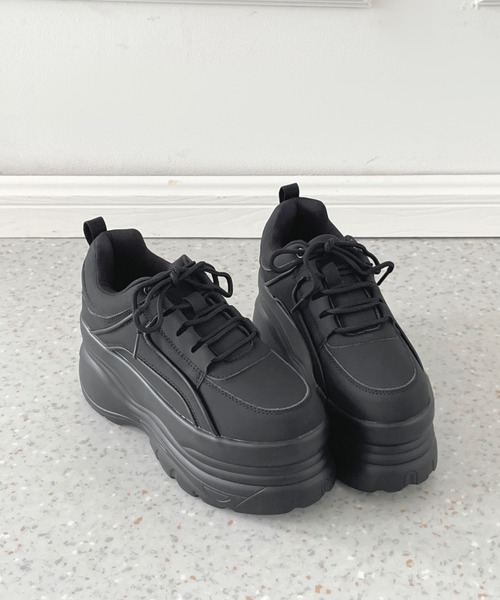 Shoes in Closet(シューズインクローゼット)の「+9.0㎝ 厚底 ボリュームソール スニーカー 2497(スニーカー・レディース・ブラック/ホワイト・M/L/LL/S)」の17枚目の写真