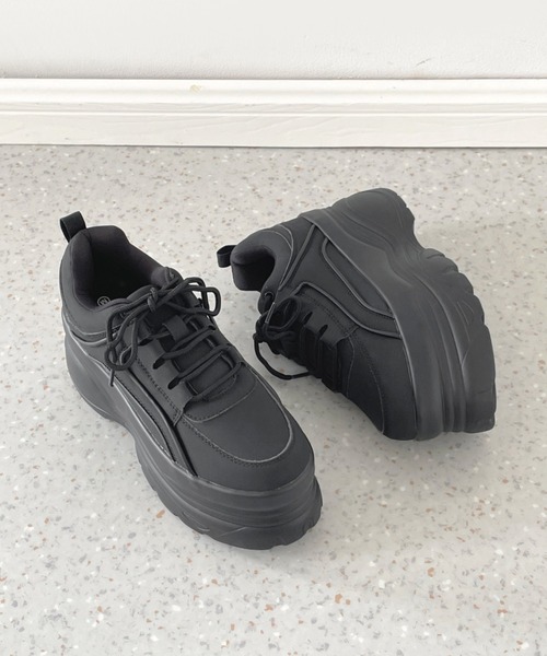 Shoes in Closet(シューズインクローゼット)の「+9.0㎝ 厚底 ボリュームソール スニーカー 2497(スニーカー・レディース・ブラック/ホワイト・M/L/LL/S)」の18枚目の写真