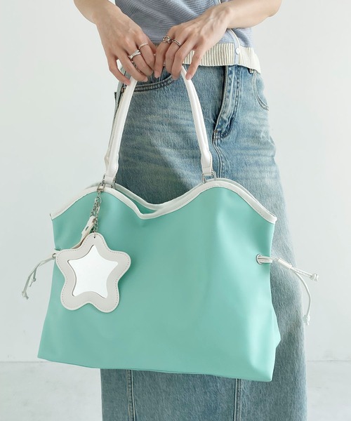 LA VORAGINE(ラ ヴォラジネ)の「クリアジェリートートバッグ 星チャーム付き 4 カラー 大容量 jelly bag(トートバッグ・レディース・PINK/グリーン/Purple/Yellow・FREE)」の7枚目の写真