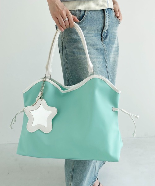 LA VORAGINE(ラ ヴォラジネ)の「クリアジェリートートバッグ 星チャーム付き 4 カラー 大容量 jelly bag(トートバッグ・レディース・PINK/グリーン/Purple/Yellow・FREE)」の8枚目の写真