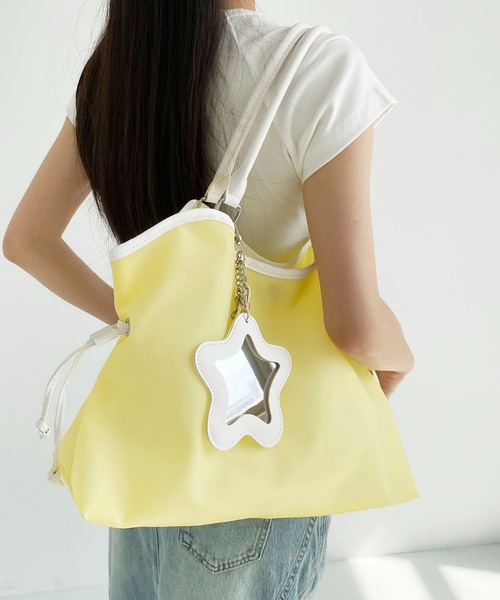 LA VORAGINE(ラ ヴォラジネ)の「クリアジェリートートバッグ 星チャーム付き 4 カラー 大容量 jelly bag(トートバッグ・レディース・PINK/グリーン/Purple/Yellow・FREE)」の11枚目の写真