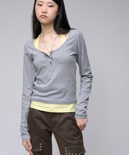 sloppy（スロッピー）の「【SLOPPY】 ヘンリーネックL/Sトップス（Tシャツ/カットソー・レディース・グレー/ブラウン/パープル/ブラック・FREE）」の13枚目の写真