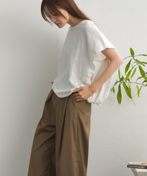 OMNES(オムネス)の「スラブ天竺 バルーンシルエット半袖Tシャツ UVカット付(Tシャツ/カットソー・レディース・ブラック/ブラウン/ホワイト/レッド・FREE)」の22枚目の写真