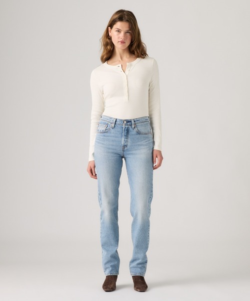 Levi's(リーバイス)の「Levi's/リーバイス 501(R) ORIGINAL ジーンズ FOR WOMEN ミディアムインディゴ(デニムパンツ・レディース・インディゴブルー・24inch/23inch/28inch/27inch/26inch/25inch)」の2枚目の写真